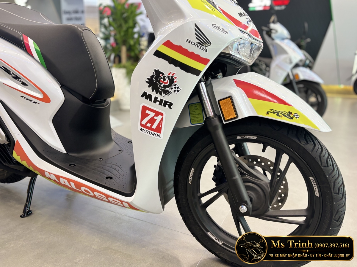 Honda SH150 Ý Malossi 2026 tại Gia Lai - Tem custom thể thao, dáng SH thanh lịch