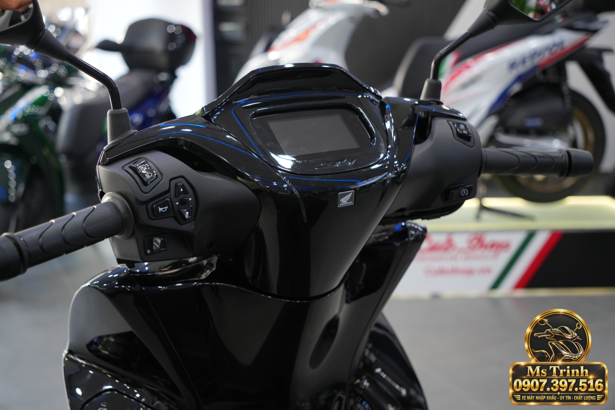 Honda SH150i Ý đen bóng 2027 tại Gia Lai - Sơn bóng lịch sự, tiện ích cho mỗi ngày