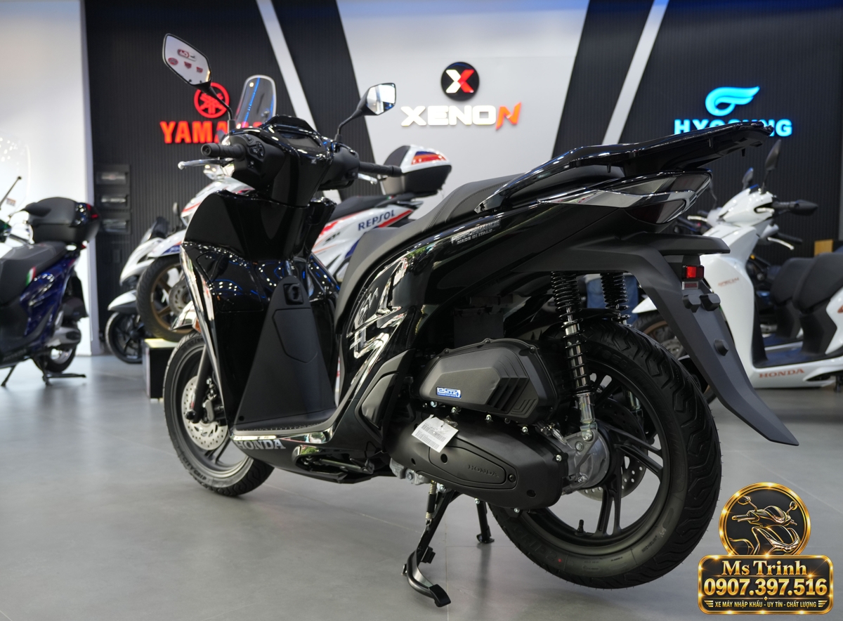 Honda SH150i Ý đen bóng 2027 tại Gia Lai - Sơn bóng lịch sự, tiện ích cho mỗi ngày