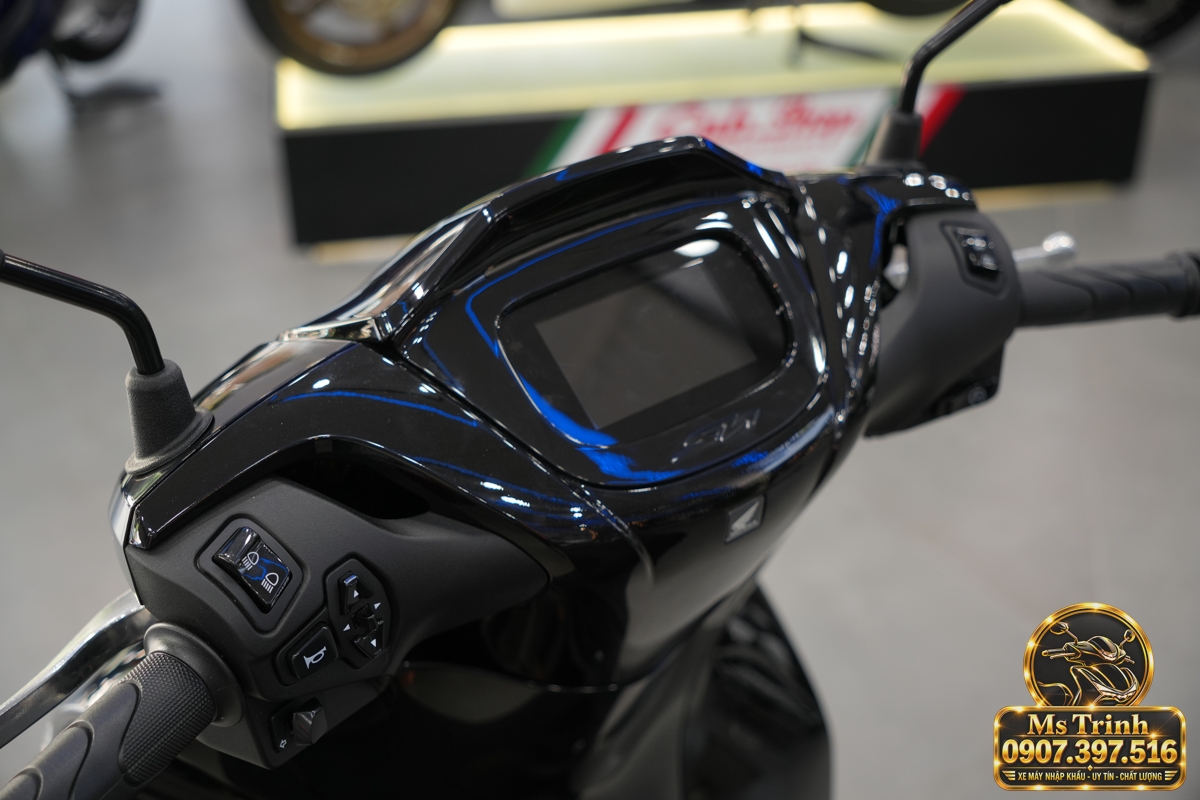 Honda SH150i Ý đen bóng 2027 tại Gia Lai - Sơn bóng lịch sự, tiện ích cho mỗi ngày