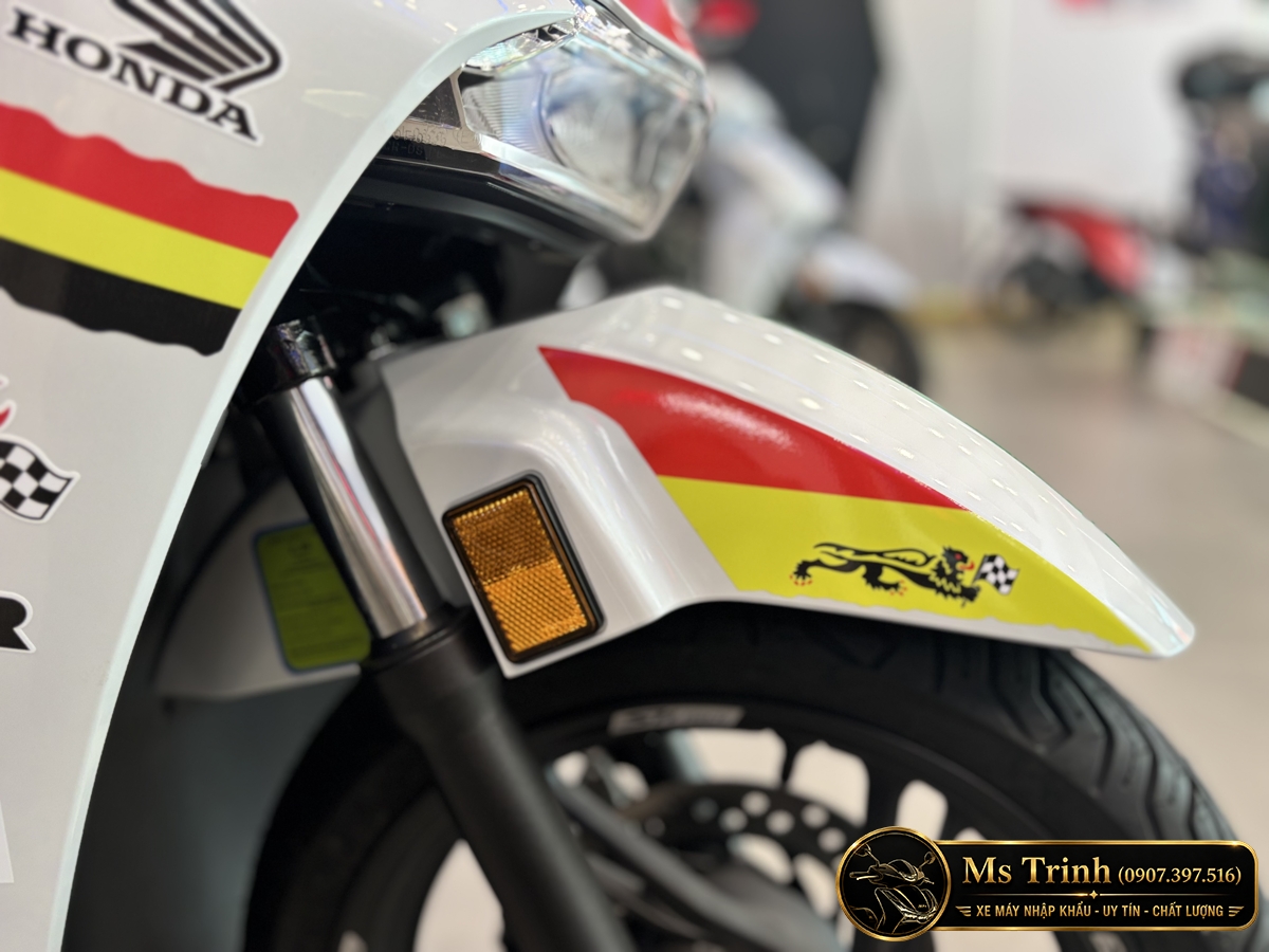 Honda SH150 Ý Malossi 2026 tại Gia Lai - Tem custom thể thao, dáng SH thanh lịch