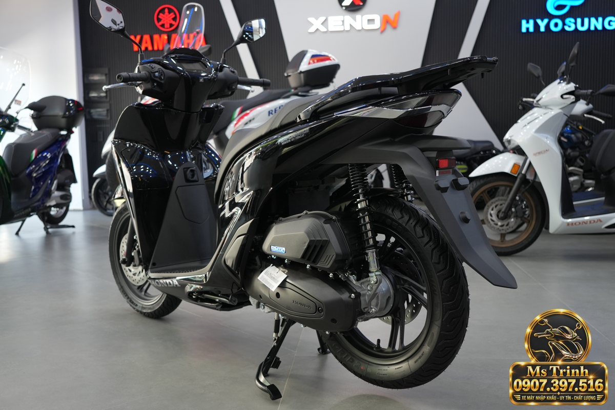 Honda SH150i Ý đen bóng 2027 tại Gia Lai - Sơn bóng lịch sự, tiện ích cho mỗi ngày
