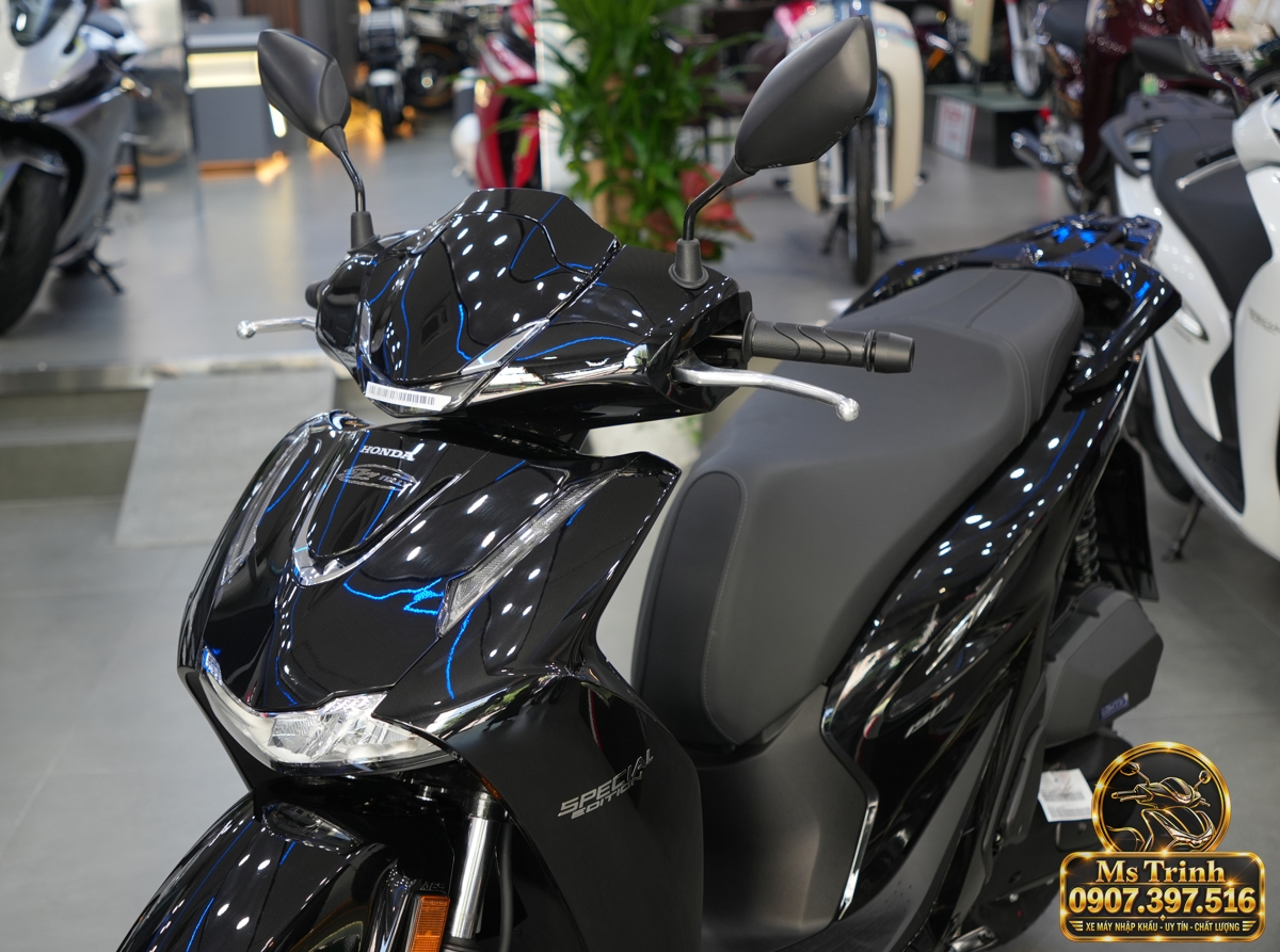 Honda SH150i Ý đen bóng 2027 tại Gia Lai - Sơn bóng lịch sự, tiện ích cho mỗi ngày
