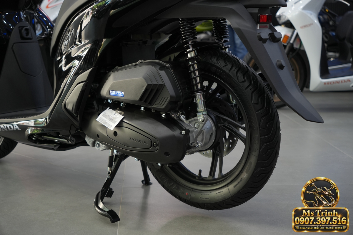 Honda SH150i Ý đen bóng 2027 tại Gia Lai - Sơn bóng lịch sự, tiện ích cho mỗi ngày