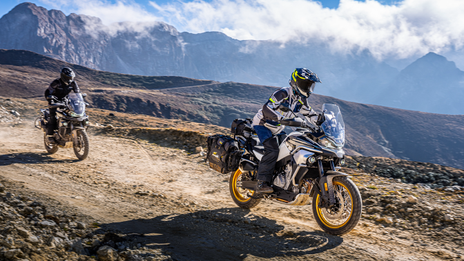 CF Moto 800MT Explorer 2025, ADV Cao Cấp Nhất, Chính Hãng, Giá Tốt tại Gia Lai