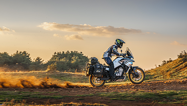 CF Moto 800MT Explorer 2025, ADV Cao Cấp Nhất, Chính Hãng, Giá Tốt tại Gia Lai