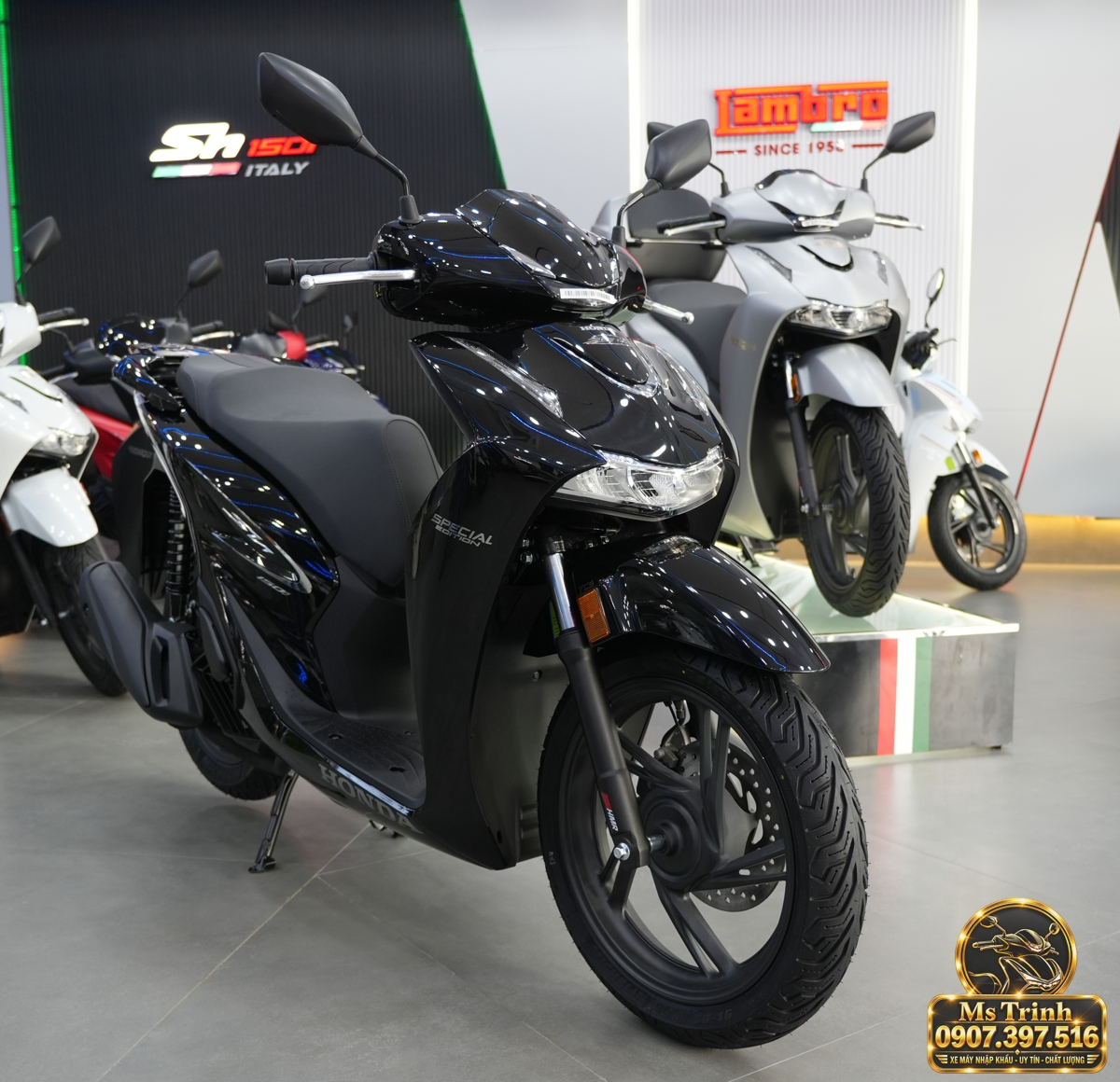 Honda SH150i Ý đen bóng 2027 tại Gia Lai - Sơn bóng lịch sự, tiện ích cho mỗi ngày
