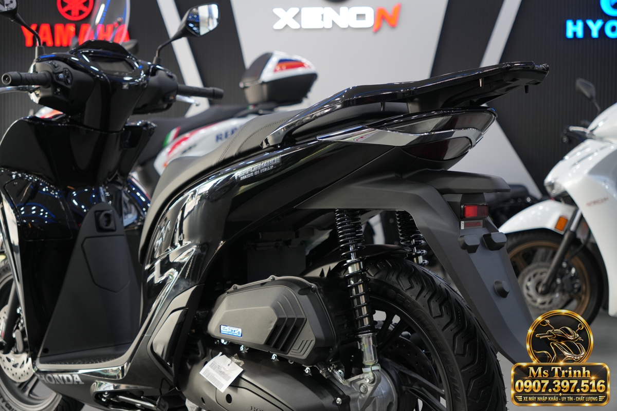 Honda SH150i Ý đen bóng 2027 tại Gia Lai - Sơn bóng lịch sự, tiện ích cho mỗi ngày