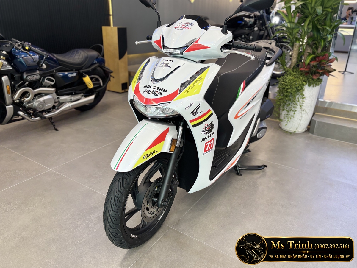 Honda SH150 Ý Malossi 2026 tại Gia Lai - Tem custom thể thao, dáng SH thanh lịch