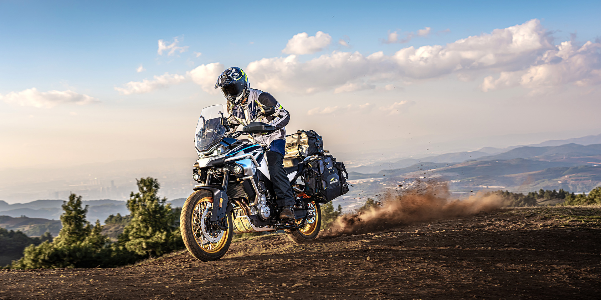 CF Moto 800MT Explorer 2025, ADV Cao Cấp Nhất, Chính Hãng, Giá Tốt tại Gia Lai