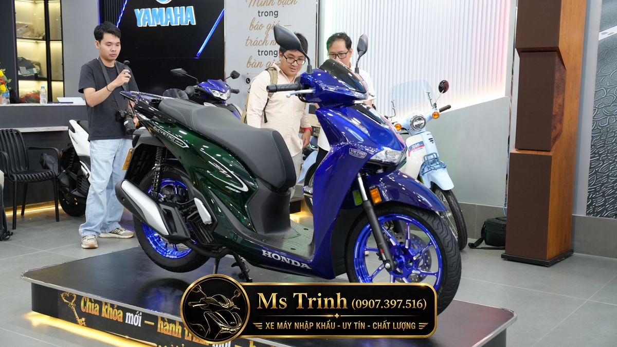 Honda SH150i Vetro Sapphire - Green tại Gia Lai: SH Ý 2 trong 1 giới hạn 200 xe