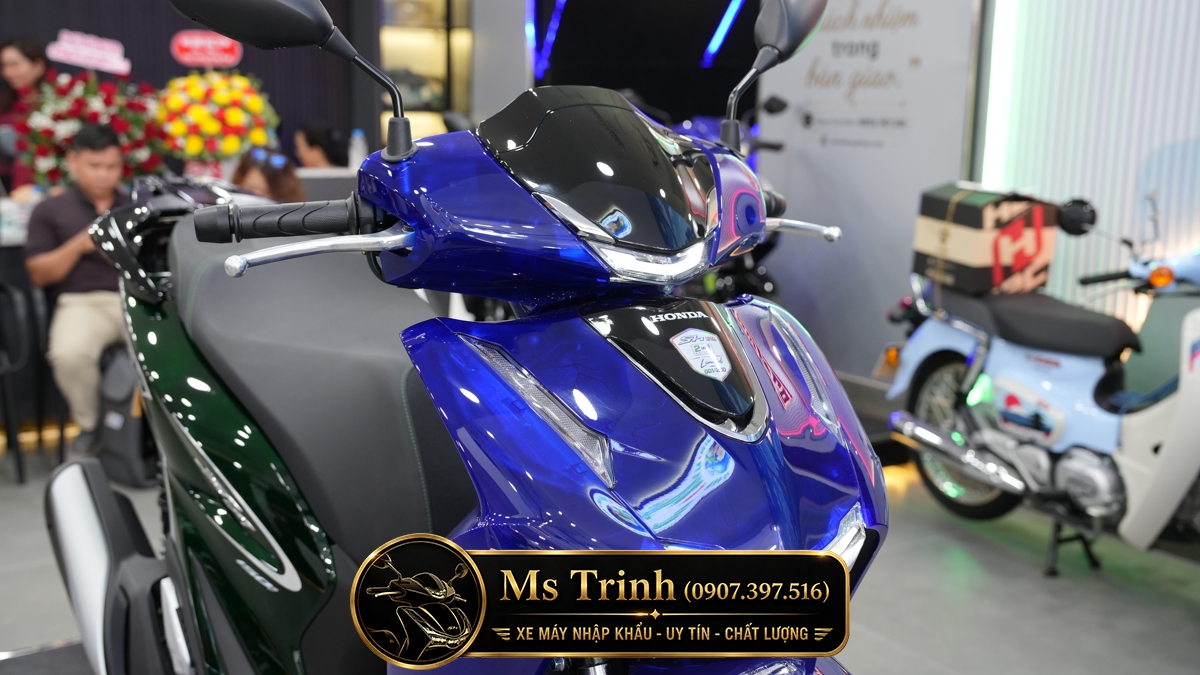 Honda SH150i Vetro Sapphire - Green tại Gia Lai: SH Ý 2 trong 1 giới hạn 200 xe