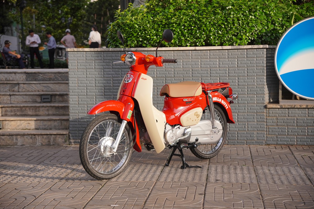 Honda Super Cub 50cc Hello Kitty Edition, Made In Japan, Hàng Hiếm tại Gia Lai