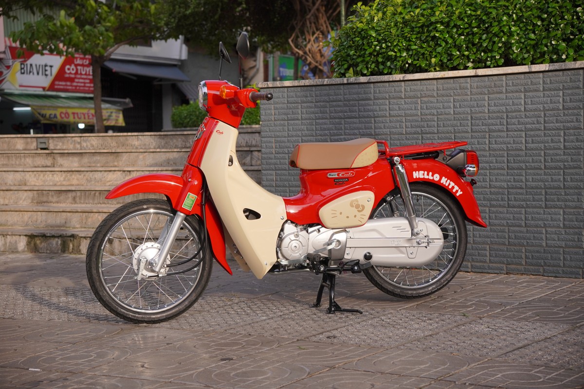 Honda Super Cub 50cc Hello Kitty Edition, Made In Japan, Hàng Hiếm tại Gia Lai