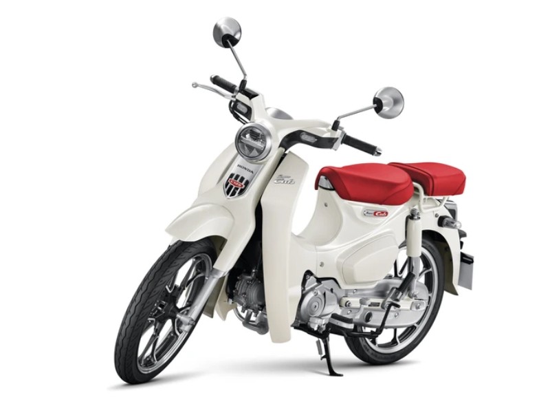 Honda Super Cub 125 Custom Edition Thái Lan 2025 màu trắng tại Gia Lai