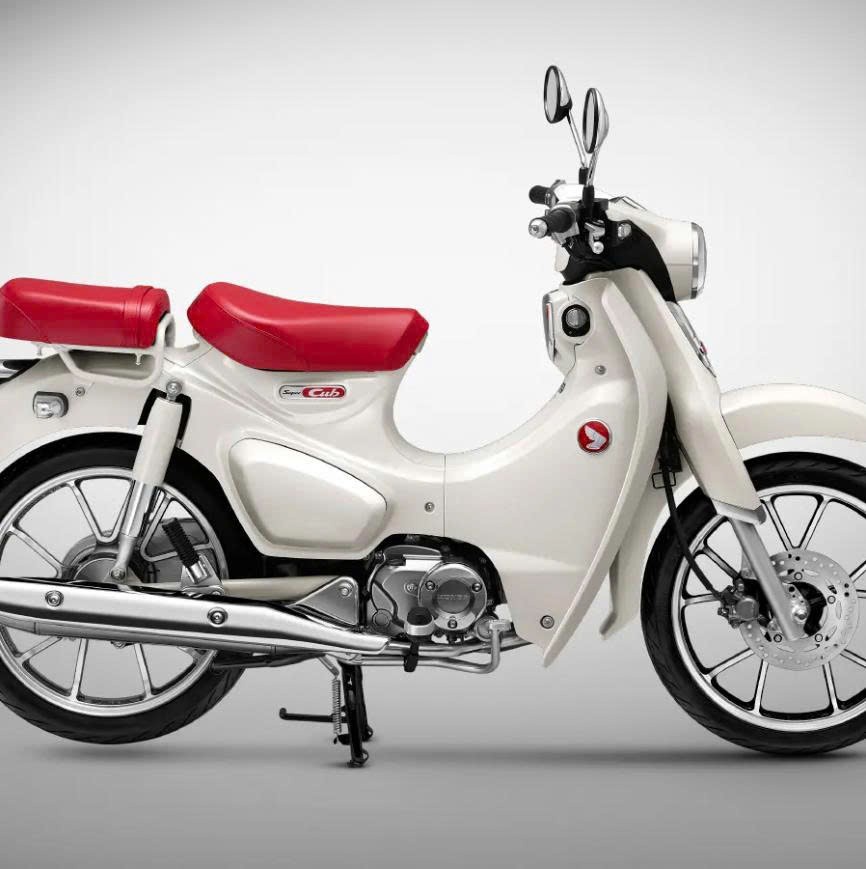 Honda Super Cub 125 Custom Edition Thái Lan 2025 màu trắng tại Gia Lai