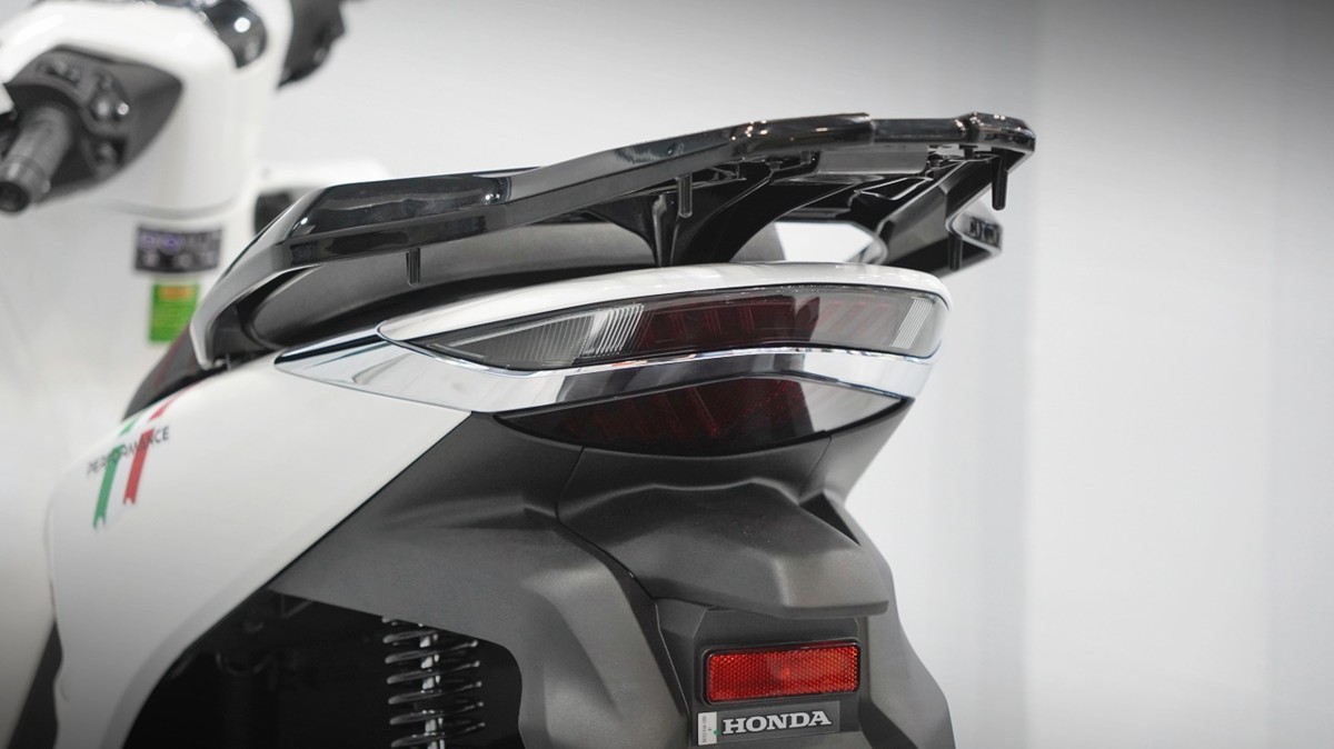 Honda SH150 trắng pha lê nhập Ý 2026 tại Gia Lai - Sport Edition chính ngạch, chuẩn chất Ý