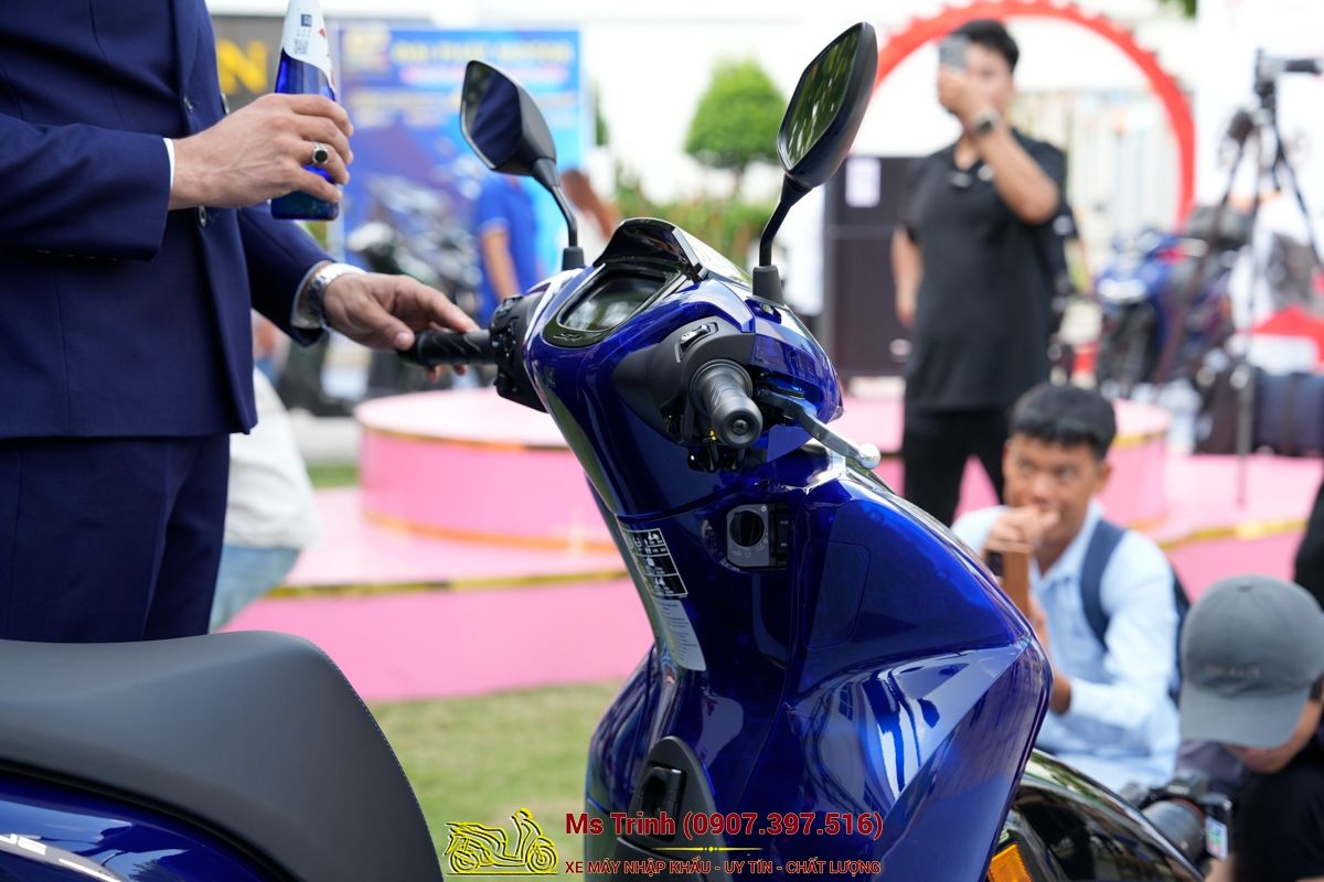 Honda SH150 Vetro Blue 2026 Limited Edition - Siêu phẩm SH Ý dàn áo xanh trong suốt cực hiếm tại Gia Lai