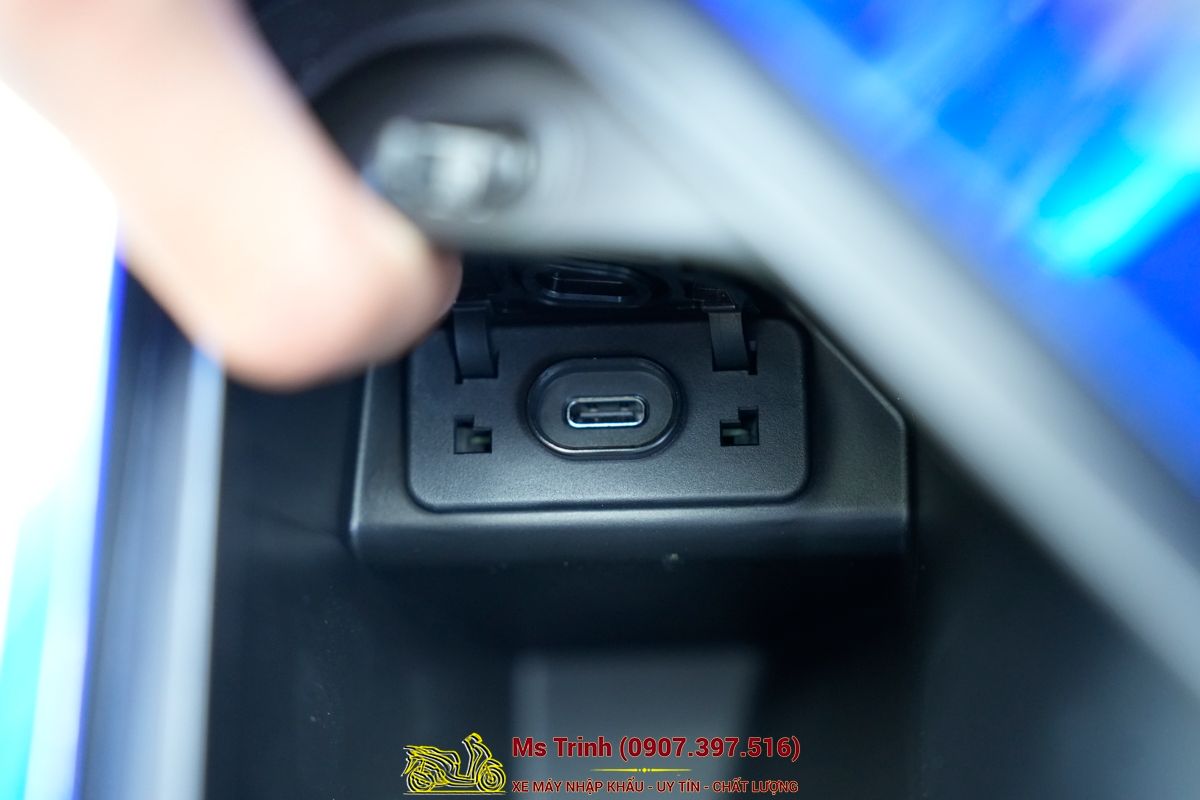 Honda SH150 Vetro Blue 2026 Limited Edition - Siêu phẩm SH Ý dàn áo xanh trong suốt cực hiếm tại Gia Lai