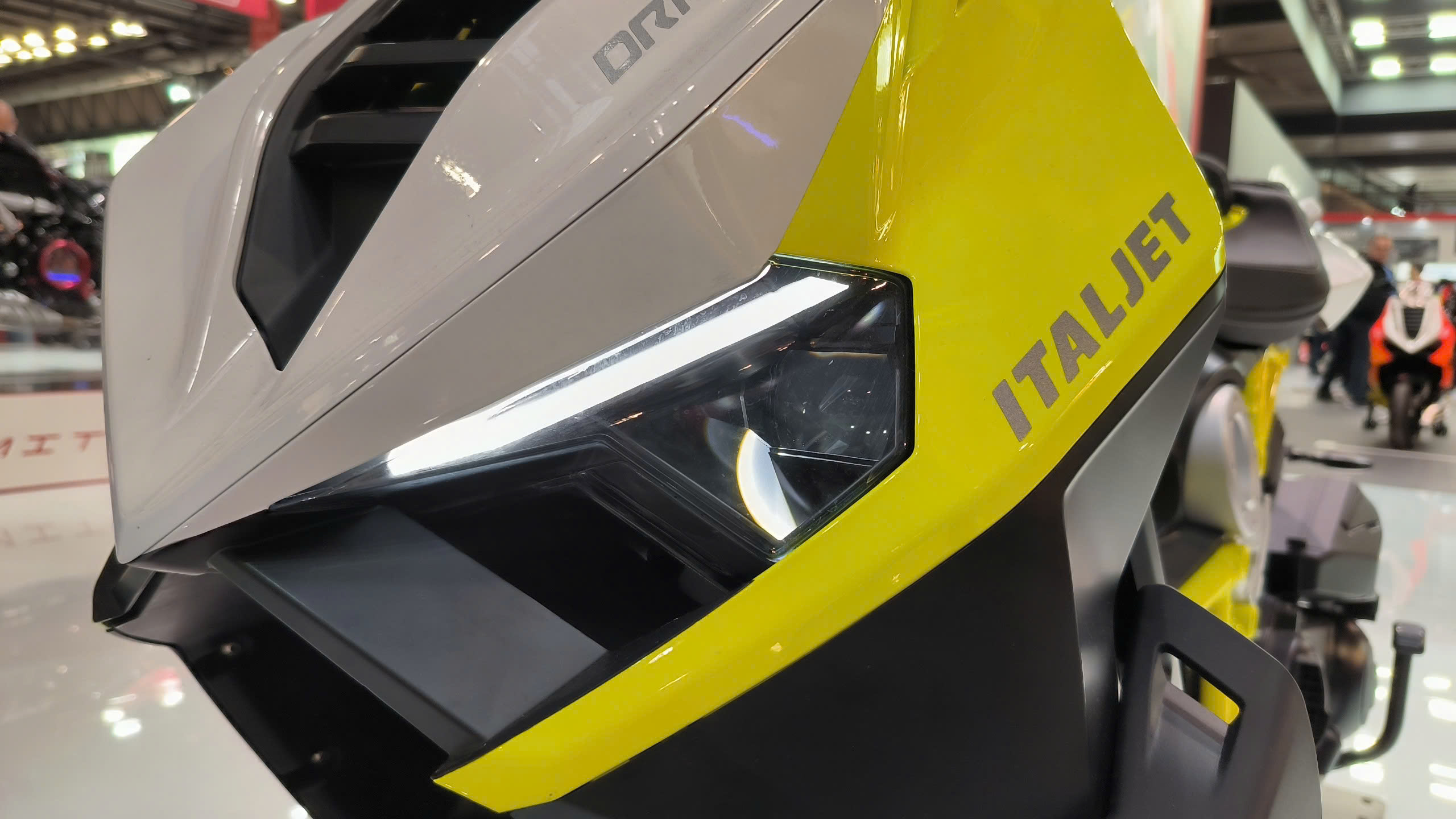 Italjet Dragster 300, Xe Tay Ga Thể Thao Thương Hiệu Từ Italy tại Gia Lai