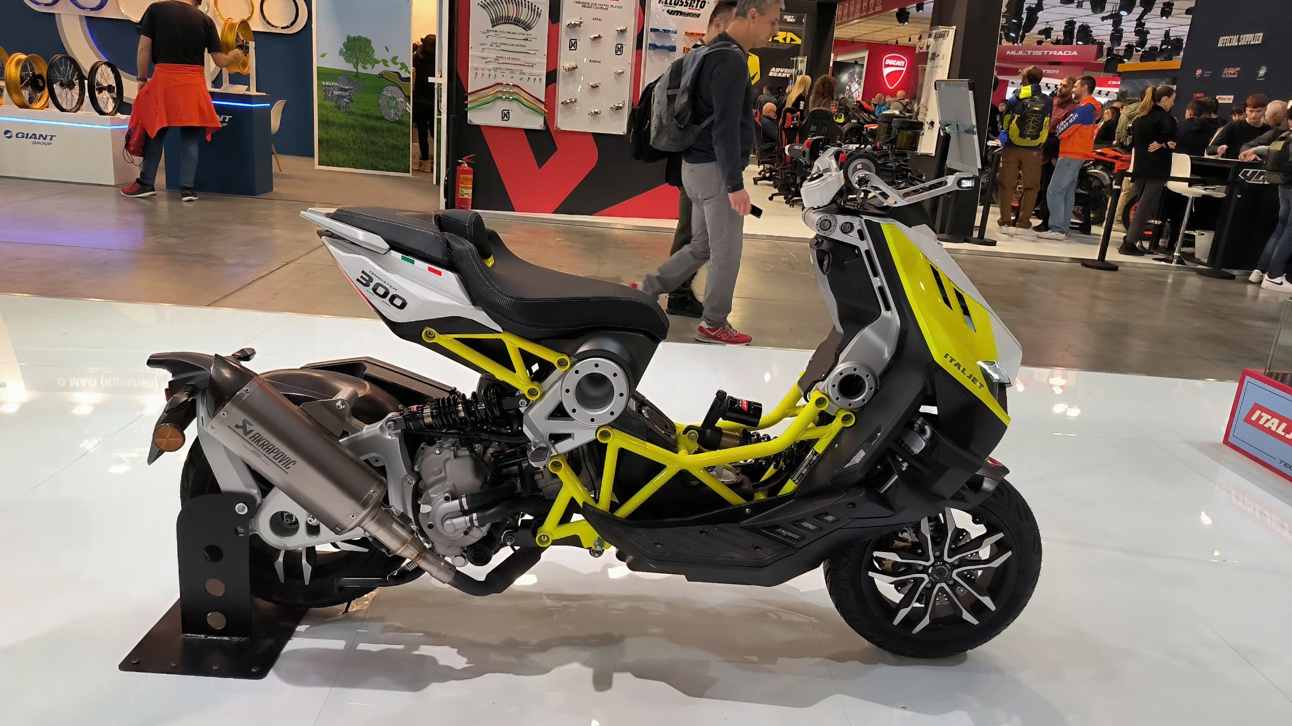 Italjet Dragster 300, Xe Tay Ga Thể Thao Thương Hiệu Từ Italy tại Gia Lai