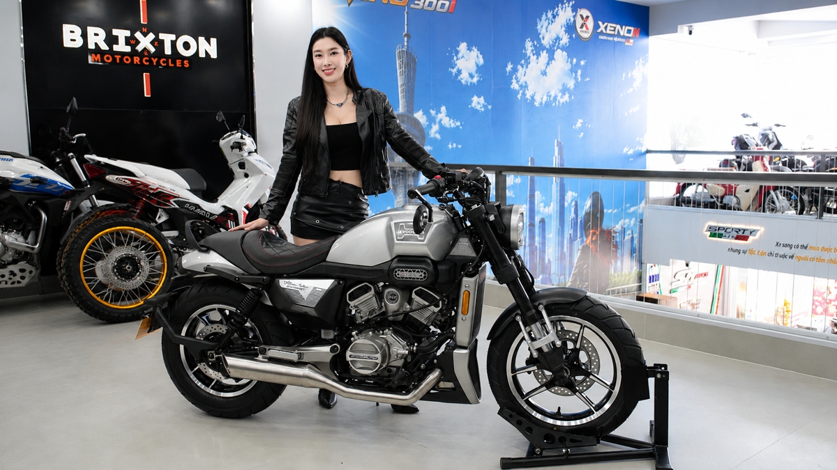 Hyosung Gv350x màu bạc